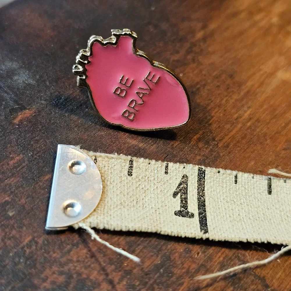 Lapel Pin Unisex OS Pink Be Brave Anatomical Heart Soft Enamel Gold